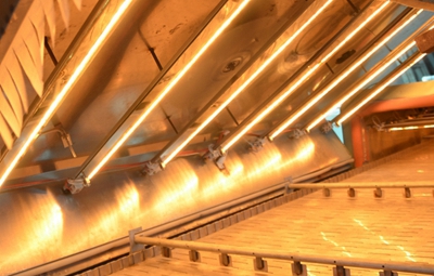 紅外加熱用什么控制溫度:固態繼電器、機械式繼電器或功率控制器?