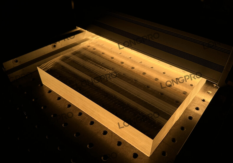 激光玻璃切割加熱快速裂片.jpg 激光玻璃切割加熱快速裂片.jpg